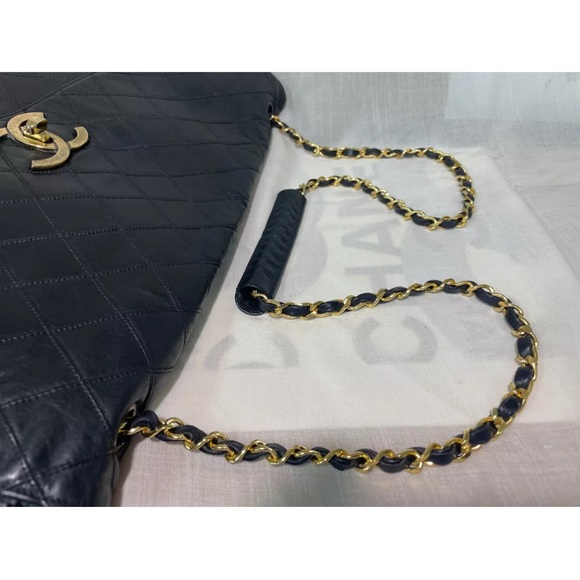 Authentic Chanel  black leather shoulder bag - Picture 9 of 15